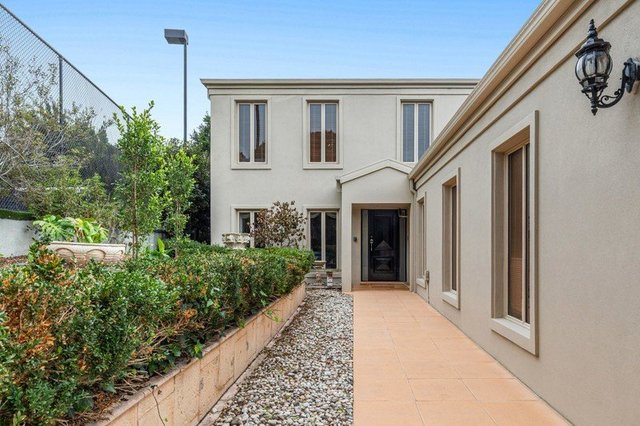 15 Bruarong Crescent, VIC 3199