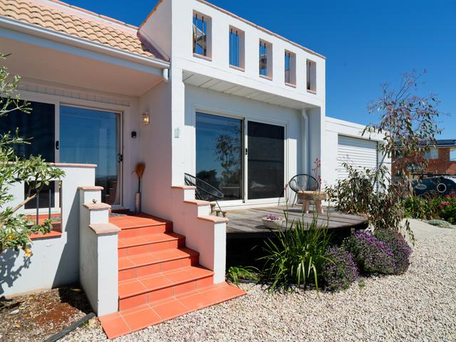2/2 Tasman Highway, TAS 7215