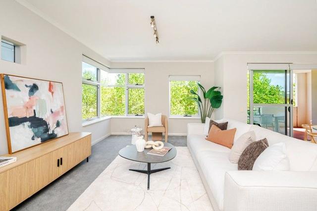 15/1 Henry Lawson Walk, WA 6004