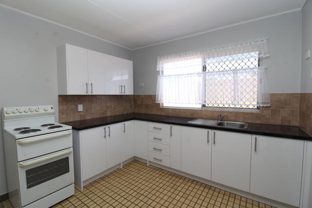 Unit 3/118 Miles St, QLD 4825