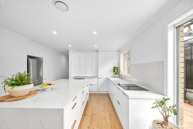 4 Oakes Court, VIC 3028