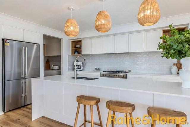 76 Azure Avenue, NSW 2830