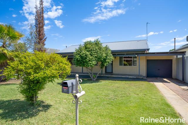 11 Killara Avenue, NSW 2650