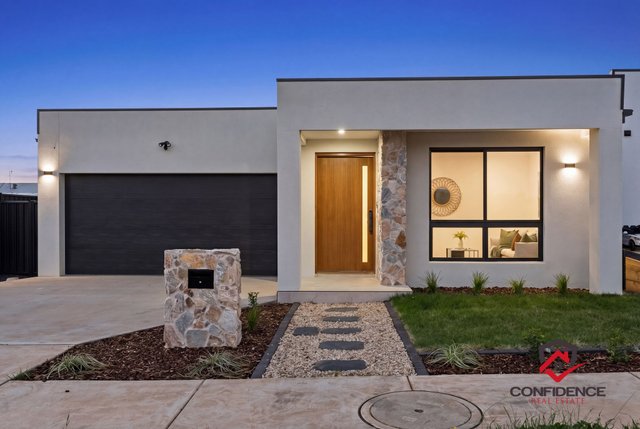 28 Pat Lovell Crescent, ACT 2611