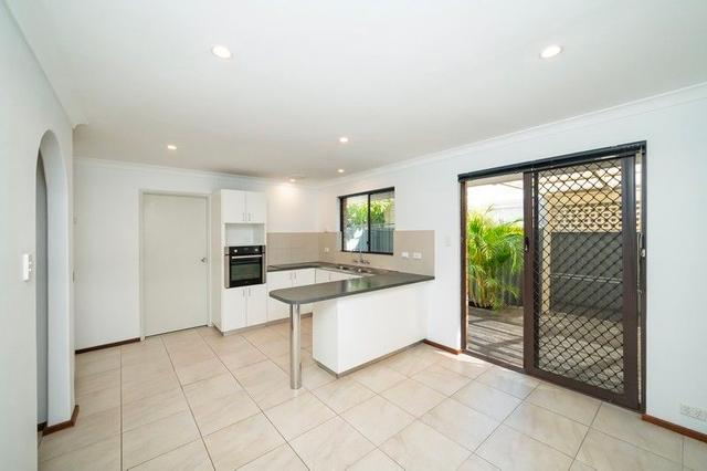 2/11 Moldavia Street, WA 6060