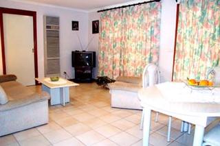 Meals to family room (2003-01-29)