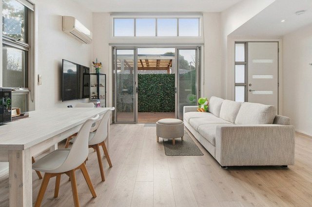 2/18 Darnley Drive, VIC 3977