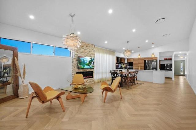 35 Sapphire Place, QLD 4221