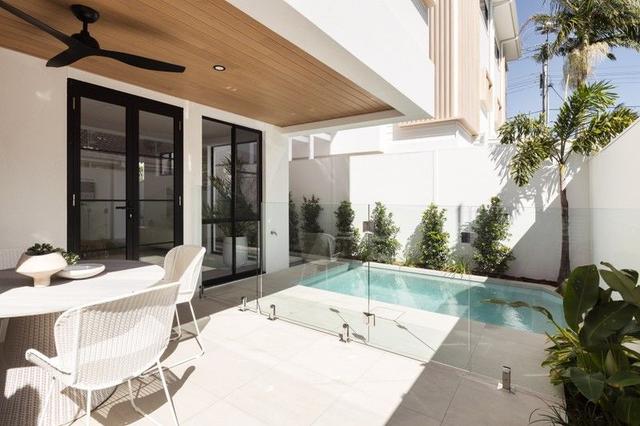 1/33 Hilda  Street, QLD 4218