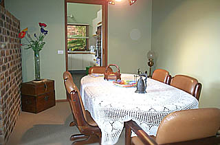 Dining (2003-05-21)