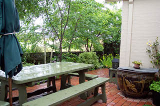 Entertaining area (2002-02-08)