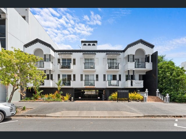 141-143 Grafton Street, QLD 4870