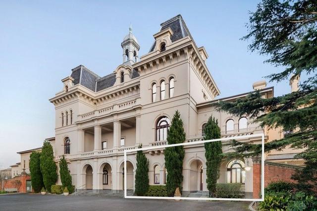 2 Wiltshire Drive, VIC 3101