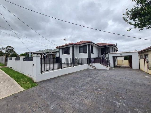 7 Tobys Boulevard, NSW 2170