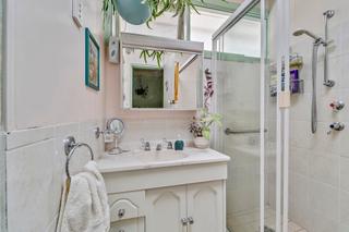 Bathroom (2018-11-22)