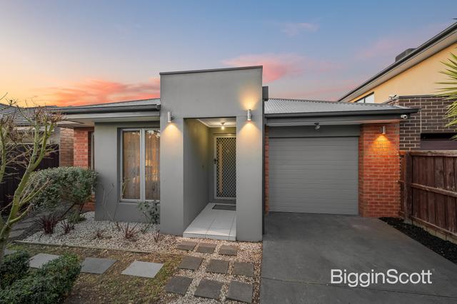 14 Dedina Walk, VIC 3175
