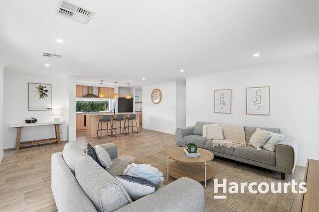 6 Spinosa Chase, WA 6036