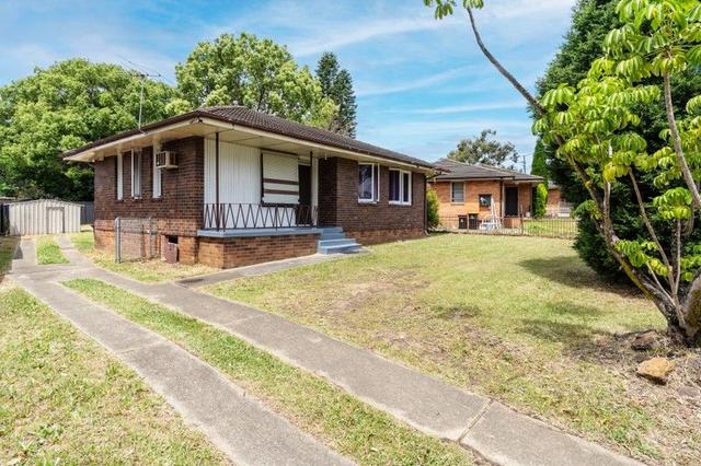 8 Cullins Road, NSW 2196