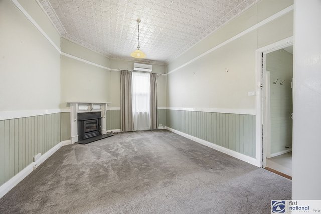 12 Adele Street, NSW 2582