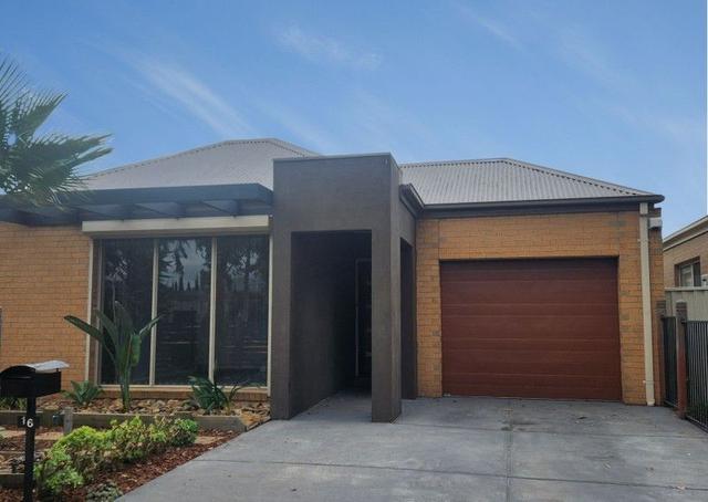 16 Rosella Crescent, VIC 3023