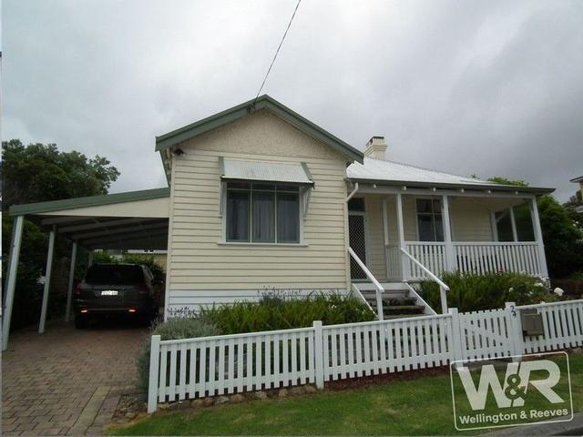 24 View Street, WA 6330