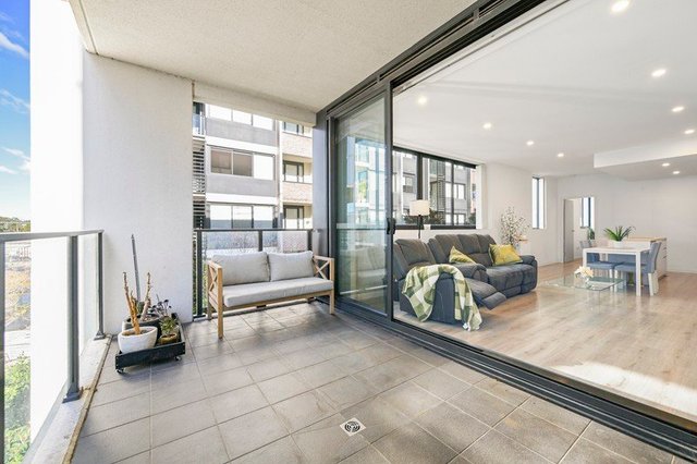 305/81C Lord Sheffield Circuit, NSW 2750