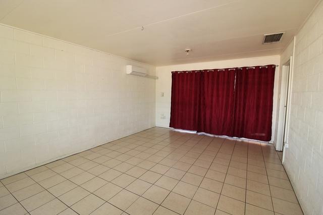 Unit 2/38 Hilary St, QLD 4825