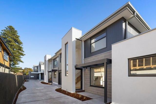 2/24 Clydebank Road, VIC 3196