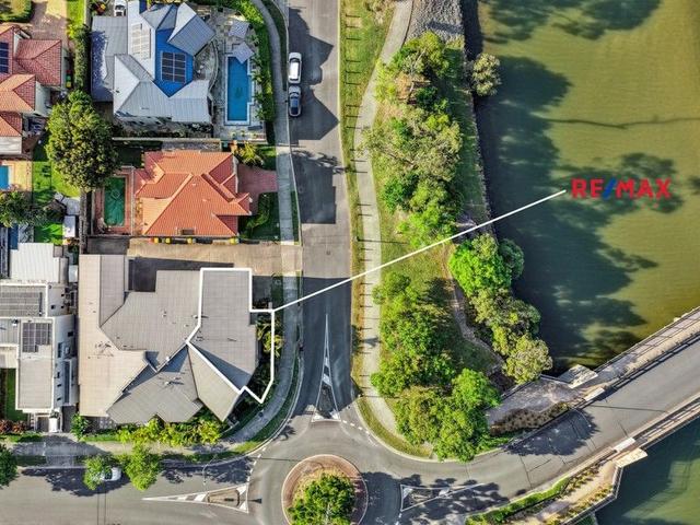 4/12 Azzurra Drive, QLD 4227