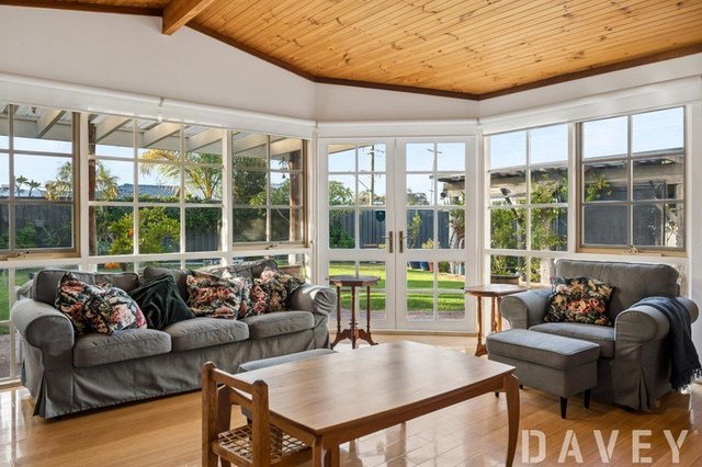 2 Lennoxtown Road, WA 6023