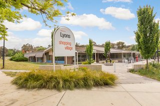 Lyons shops