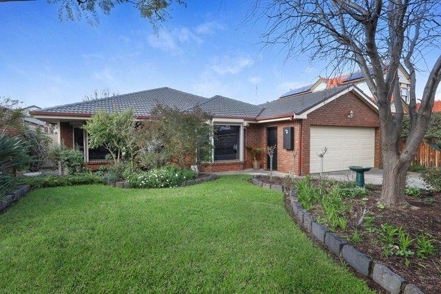 18 Falconer Court, VIC 3036