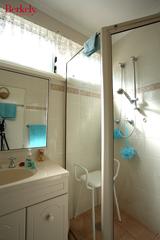 Bathroom (2009-05-01)