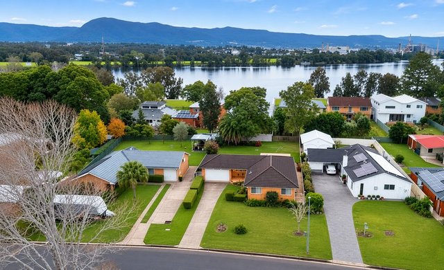 15 Lyrebird Drive, NSW 2541