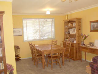 Dining (2002-03-14)