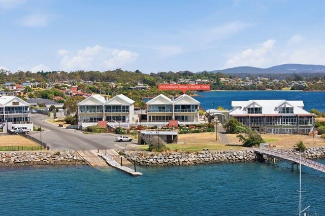 2/3 Adelaide Street, TAS 7253