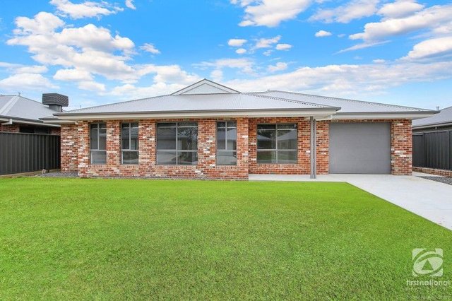 13 Carroll Avenue, NSW 2642