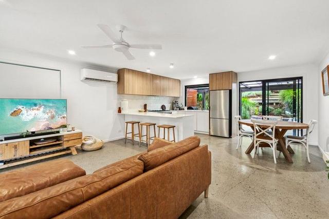 6 Wickham Crescent, QLD 4224
