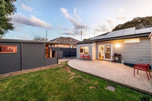 8 Bridges Avenue, VIC 3058