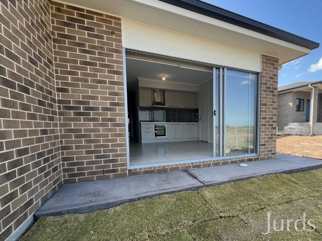 2/96 Pillar Street, NSW 2325