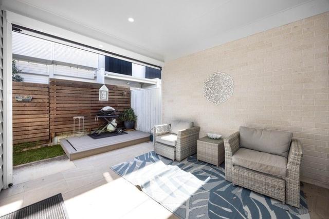 2/11-13 Yinni Street, QLD 4558
