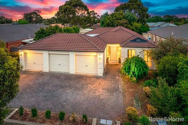 15 Orchardview Grove, VIC 3429