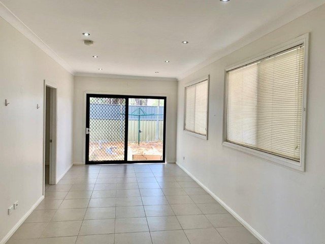 27a Bundemar St, NSW 2168
