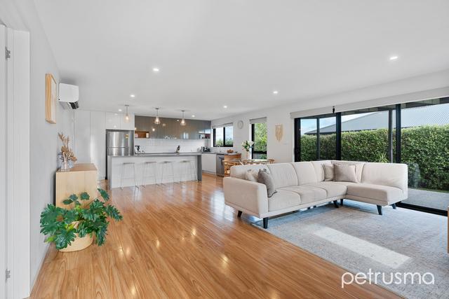 14 Loch Way, TAS 7019