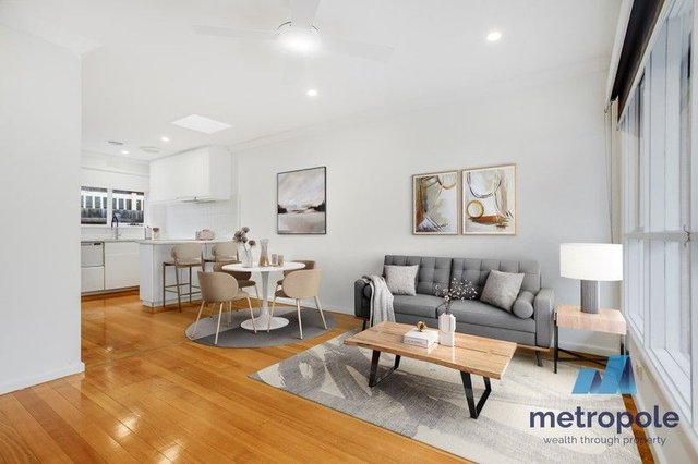 4/11 St Kinnord Street, VIC 3040