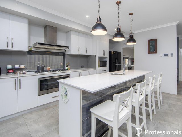 77 Greenslope Drive, WA 6055