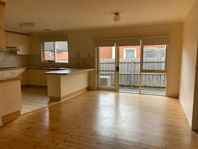 2/34 Dorothy Avenue, VIC 3163