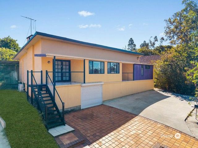 8 Moordale Street, QLD 4069