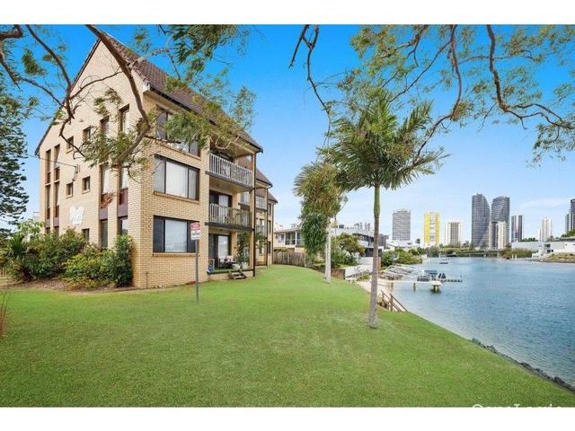 4/18 Sunshine  Boulevard, QLD 4218