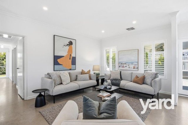 11 Peel Road, WA 6163